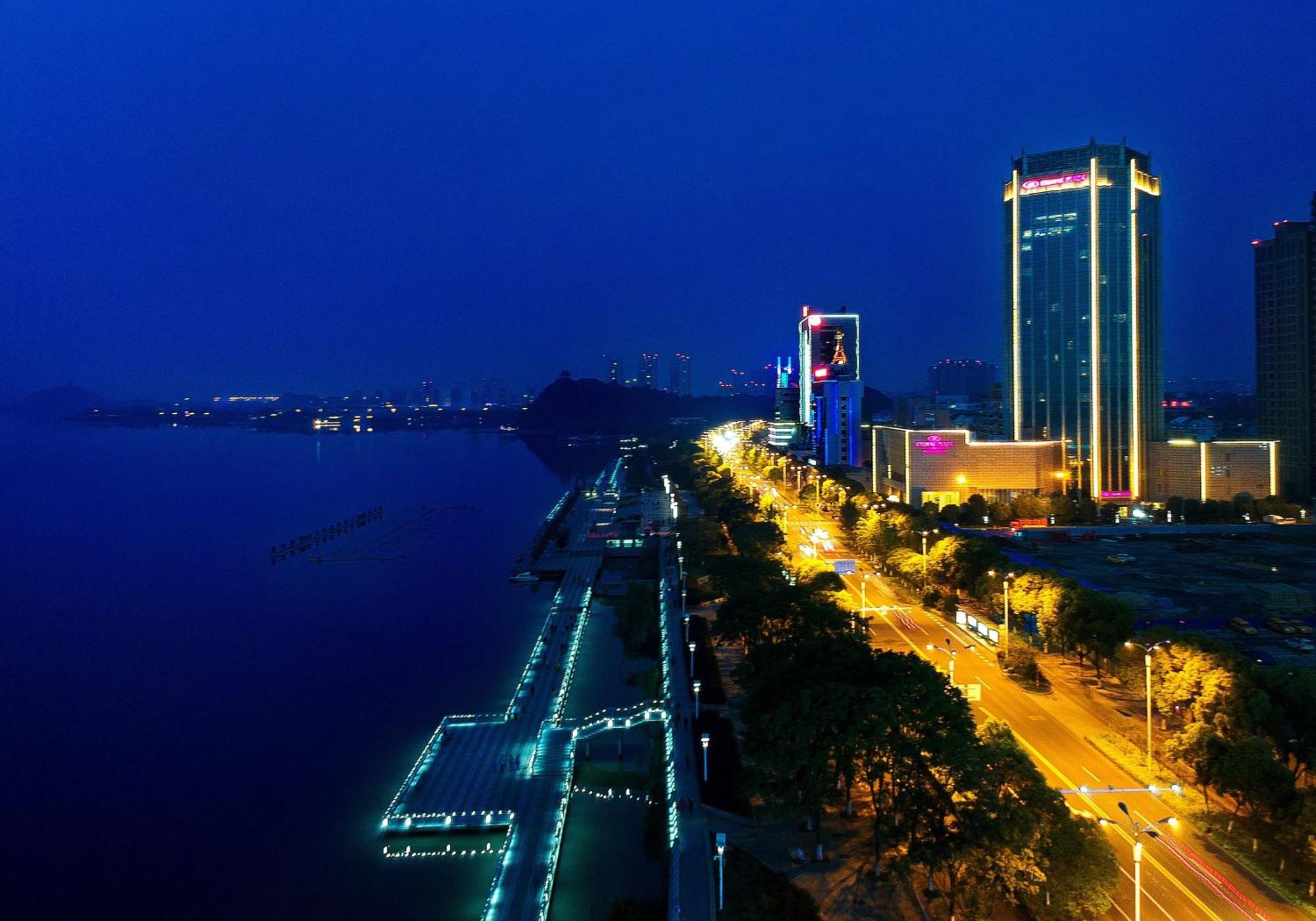 Hotel Crowne Plaza Zhenjiang By Ihg Zewnętrze zdjęcie